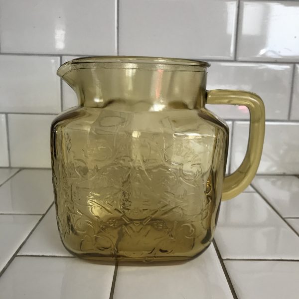 Vintage Square Pitcher Yellow Glass Raised scroll pattern 4 cups collectible display farmhouse kitchen decor storage lemonade iced tea