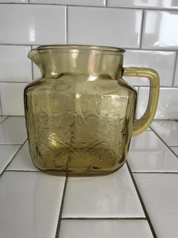 Vintage Square Pitcher Yellow Glass Raised scroll pattern 4 cups collectible display farmhouse kitchen decor storage lemonade iced tea