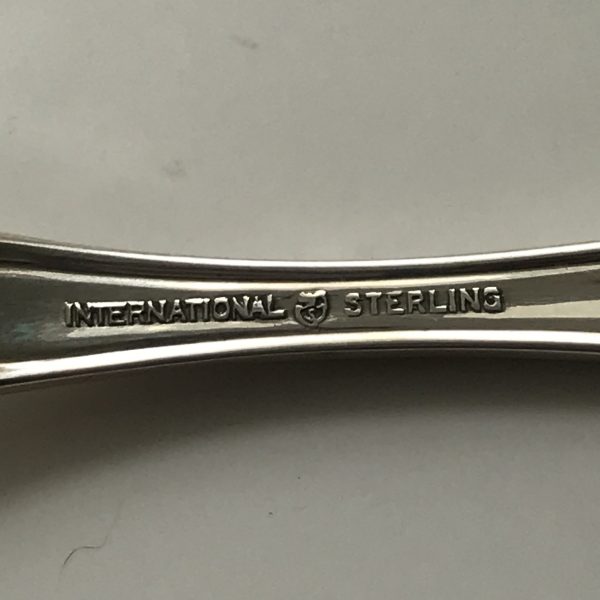 Vintage International Sterling silver 8 Dinner Forks 7 1/4" long Angelique pattern 422 grams