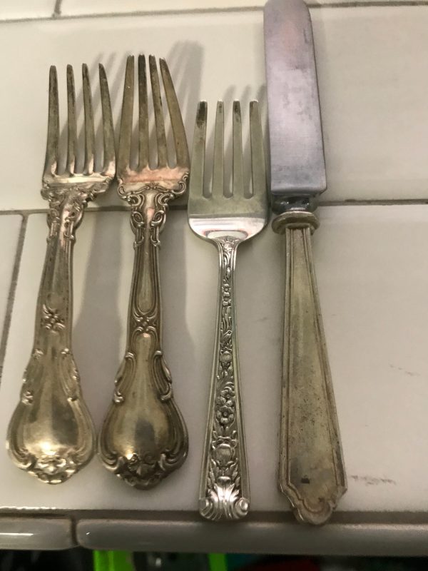Vintage Lot of baby forks 3 without monograms and a toddler knife weighted total67 grams