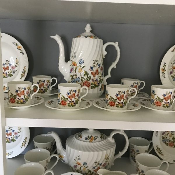 Full Set Cottage Garden Dinnerware by Aynsley England fine bone china butterflies and flowers 83 pieces coffee pot tea pot & more