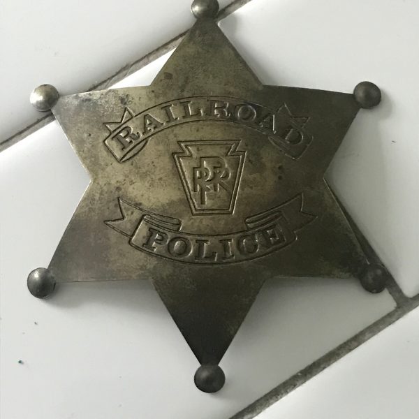 Obsolete Badge Police Pennsylvania Railroad collectible display memorabilia 1930's-40's "C" clasp brass with leather holder