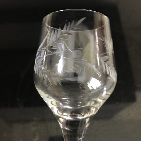 Vintage set of 4 crystal wine glasses stemware barware collectible crystal drinkware display Etched leaves ornate pattern