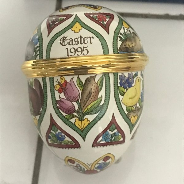 Halcyon Days Enameled Trinket box Egg Easter 1995 Mint condition with box and COA vintage collectible display Bilston and Battersea Enamels