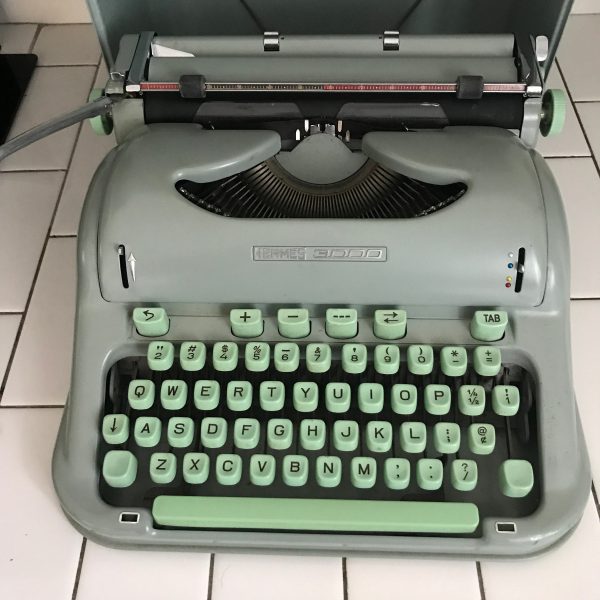 Vintage Hermes 3000 Portable typewriter exceptional condition in case working 1965 s/n 3308784 collectible display office writing Cursive