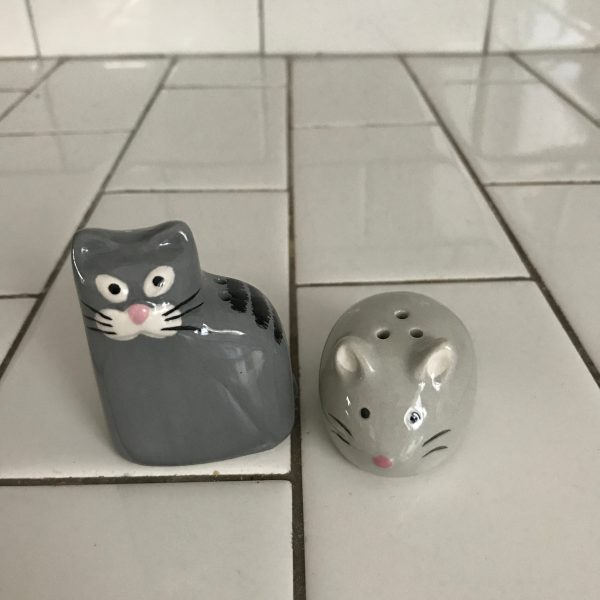 Vintage Salt and Pepper Shaker Cat and Mouse Darling faces Collectible farmhouse display tableware cottage crazy cat lady cat lover kitchen