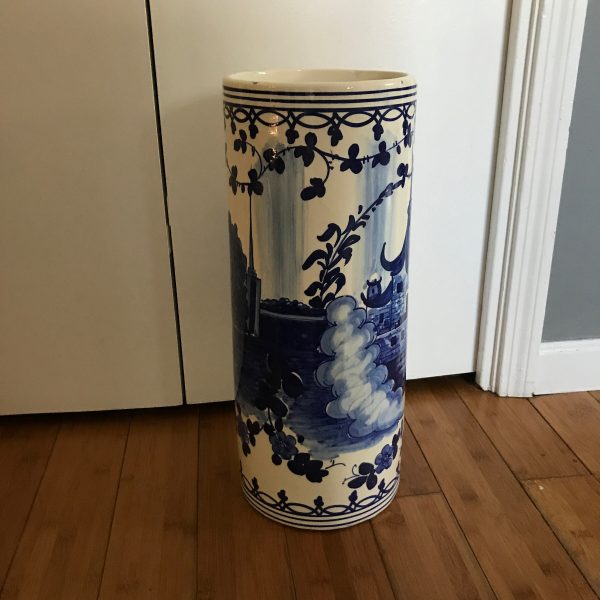 Vintagel Porcelain Umbrella holder Spain Blue & White scrolls flowers pagoda home decor collectible display fantastic coloring 19" tall