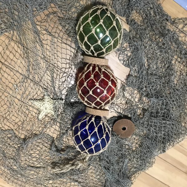 Japanese Casting Net with wooden floats and Nautical glass floats red, green blue collectible display shore ocean wall decor Bar man cave