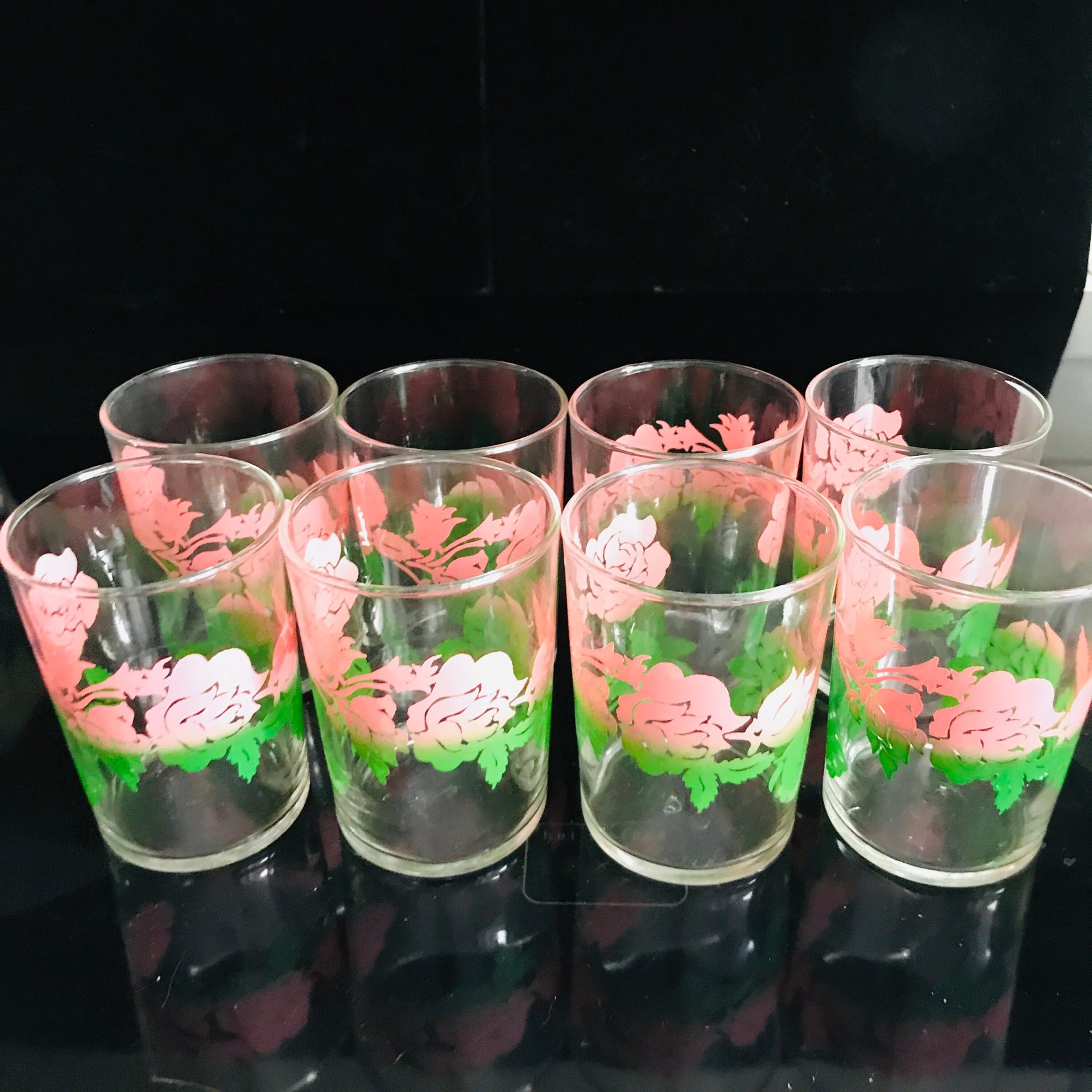 https://www.truevintageantiques.com/wp-content/uploads/2022/05/vintage-juice-glasses-8-retro-kitchen-pink-and-green-mod-iced-tea-collectible-display-water-glasses-farmhouse-retro-home-6291722a3-scaled.jpg