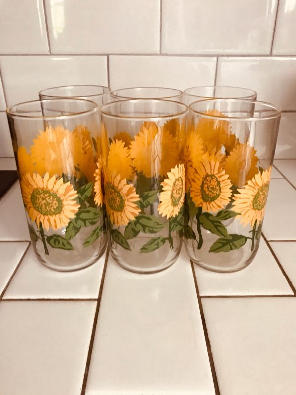 Vintage Sunflower glasses tumblers Libby with large yellow sunflowers collectible display home decor kitchen drinkware